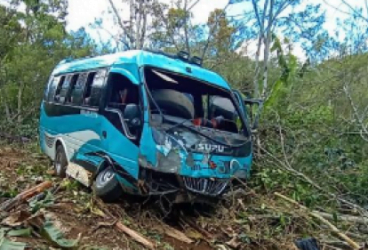 Minibus Masuk Jurang, Dua Orang Penumpang Tewas