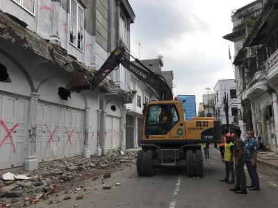Wali Kota Medan Langsung Turun Bongkar Bangunan Tanpa IMB