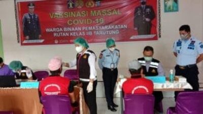 Kapolres Taput Tinjau Vaksinasi Warga Binaan Rutan Kelas II B TarutungKapolres Taput Tinjau Vaksinasi Warga Binaan Rutan Kelas II B Tarutung