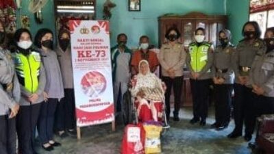 Hari Jadi Ke-73, Polwan Psp Berikan Bantuan Sosial Kepada Warga