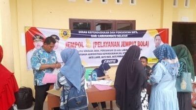 Masyarakat Desa Tanjung Medan Apresiasi Dinas Dukcapil Labusel