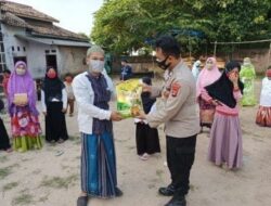 Binmas Polres Lamsel Berikan Sembako di Ponpes Darul