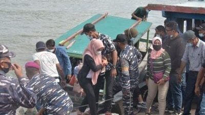 Nelayan Serbu Dermaga TNI AL Lantamal I Belawan