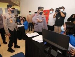 Kapolri Minta Lokasi Pusat Aktivitas Warga Dipasangi Aplikasi PeduliLindungi