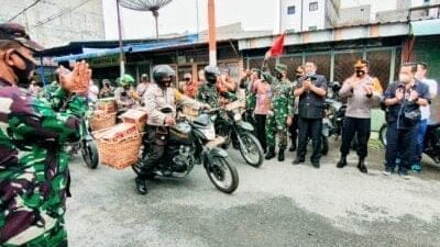 Polres Labuhanbatu Bersama Kodim 0209/LB Bagikan Sembako