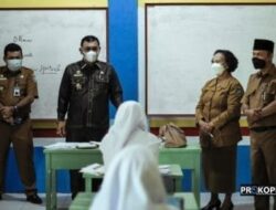 Kadisdik Bersama Kadiskes P. Sidimpuan Tinjau PTM Terbatas