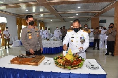 Waka Polda Sumut Berikan Suprise di Hari Jadi TNI AL ke 76