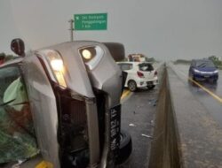 Usai Tabrak Beton, Mobil Fortuner Hantam Agya Alami Kecelakaan di Jalan Tol Sei Sergai