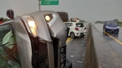 Usai Tabrak Beton, Mobil Fortuner Hantam Agya Alami Kecelakaan di Jalan Tol Sei Sergai
