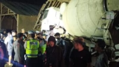 Truk Molen Ugal-ugalan Tabrak Seorang Pelajar Tewas di Tempat