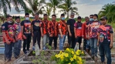 HUT Ke 62 Pemuda Pancasila Panai Hulu Ziarah Makam Tokoh Senior Pemuda Pancasila