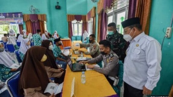 Wawako Sidimpuan Hadiri Pelaksanaan Vaksinasi Pelajar