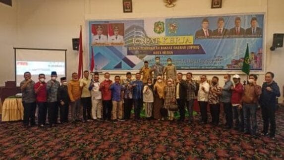 Rapat Kerja DPRD Kota Medan Ditutup