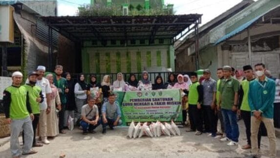 Koloborasi 4 Elemen Beri Santunan Guru Ngaji & Fakir Miskin di Medan Belawan