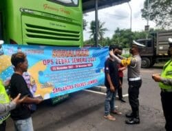 Ops Zebra Semeru 2021, Polres Jember Giat Patroli dan Bagikan Masker