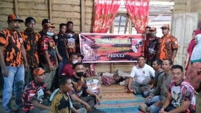 Ketua Pemuda Pancasila Panai Hulu Beri Bantuan Pada Warga Penyakit Kulit