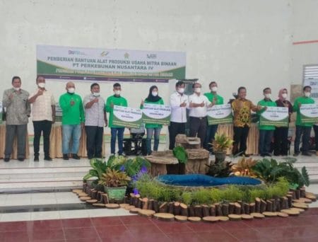 PTPN IV Serahkan Bantuan UKM di Simalungun