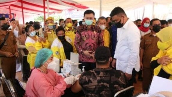 Pemko dan Parpol Perwakilan DPRD Medan Gelar Vaksinasi Massal
