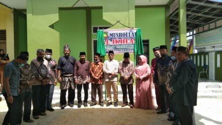 Kadisdikpora Kampar Resmikan Mushola SDN 004 Teratak Buluh Siak Hulu