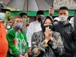 Mensos Risma Jenguk Kakak Beradik Alami Keterbelakangan Mental
