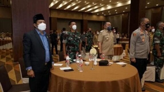 Bupati Franc Hadiri Acara Asistensi Pengelolaan Keuangan Terkait Percepatan Penyerapan Anggaran dan Evaluasi PPKM Kabupaten/Kota se-Sumut