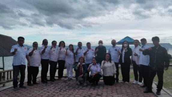 Ketua Umum KMDT Lantik Pengurus Kabupaten Toba Masa Bakti 2021 - 2024