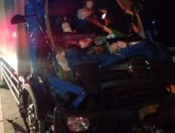 Truk Hino Hantam Bus Mogok di Ruas Jalan Tol Sergai, Begini Kondisinya Korban