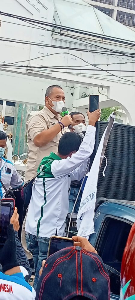 DEPEDA SBNI Unjuk Rasa ke Kantor Gubernur Sumatera Utara