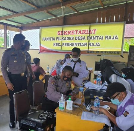 Polsek Perhentian Raja Bersinergi Dinkes Giat Vaksinasi Capai Target 70 % Desember 2021