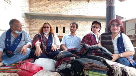 Ketua Pelaksana Harian Ulos Nasional Ajak Generasi Muda Batak Mencintai Ulos