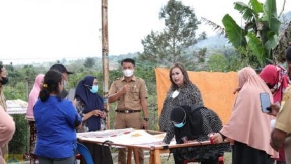Pemkab Pakpak Bharat Selenggarakan Pelatihan Pembatikan Berbahan Gambir