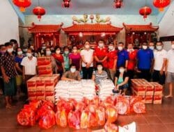 Tokoh Tionghoa di Labuhanbatu Bedah Rumah dan Bagikan Sembako