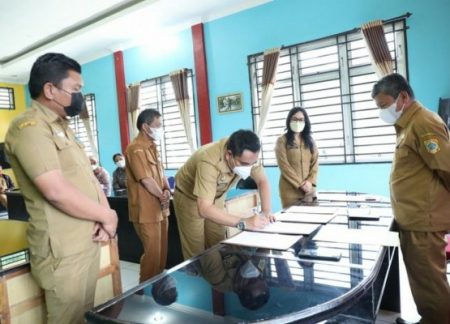 Jabatan Plt Kadis Kominfo Pakpak Bharat Diserah Terimakan