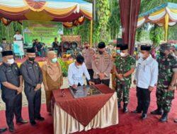 Ahmad Zarnawi Pasaribu Resmikan Gedung Kantor Camat Ulu Sosa