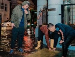 Wali Kota Medan Tinjau Banjir, dan Panggil Rapat Seluruh OPD