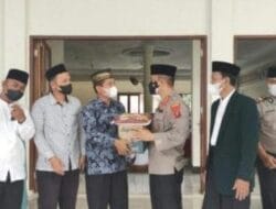 “Peringati Isra Mi’raj Nabi Muhammad SAW, Polresta DS Laksanakan Vaksinasi Massal dan Bagi Sembako