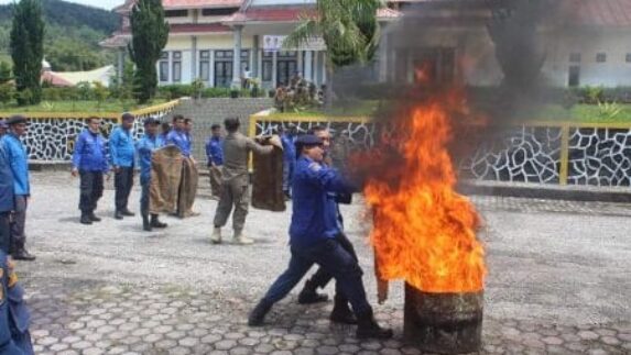 Tingkatkan Kemampuan, Petugas Damkar Pakpak Bharat Ikuti Pelatihan Pertolongan dan Pencegahan Kebakaran