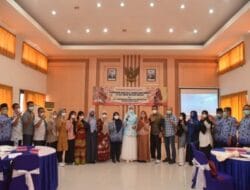 Ny. Maya Zahir Ajak Pengrajin Kriya Batu Bara Magang di Yogyakarta