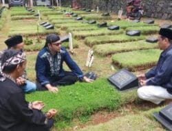Aktor Senior Sandy Tumiwa Lega Bayar Nazar 16 Tahun Lalu Untuk Almarhumah Ibu