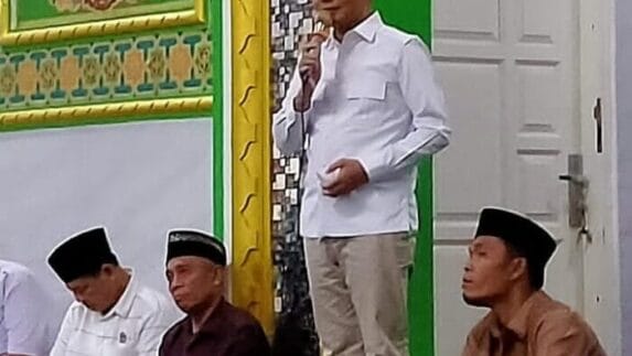 Ketua PAC Partai Gerindra Medan Amplas Wardana Hasibuan Dampingi Wakil Ketua DPRD Safari Ramadhan