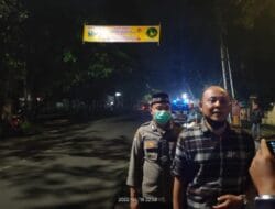 Komunitas Kencong Pasang Baleho : Awas Hati-Hati Jalan Rusak Menjelang Arus Mudik Lebaran