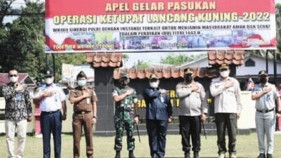 Sekda Kampar Usai Lepas Petugas Operasi Ketupat LK Minta Diberikan Pelayanan Terbaik Kepada Pemudik