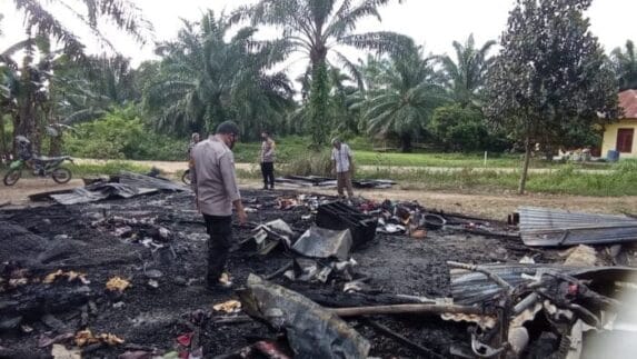 Diduga Korsleting Listrik, Satu Unit Rumah Terbakar di Paluta