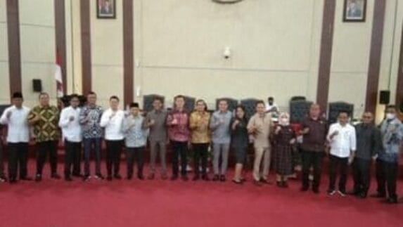Perubahan Komposisi, Bayek Pimpin Fraksi Golkar