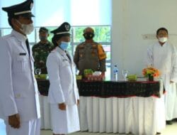 Bupati Samosir Vandiko Gultom Lantik Kades PAW