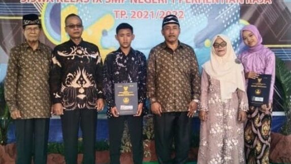 UPT SMPN 1 Perhentian Raja Kampar Adakan Pelepasan Perpisahan Siswa Siswi Kelas IX TA. 2021-2022