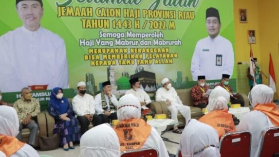 55 JCH Kampar Kloter 04 BTH Dilepas Keberangkatan Gubernur Riau