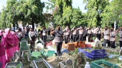 Kapolres Pelabuhan Belawan Berziarah Ke Makam Pahlawan