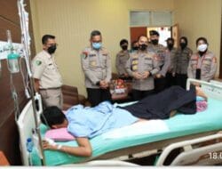 Polri Lakukan Anjangsana ke Mantan Kapolri dan Anggota Gugur Saat Tugas