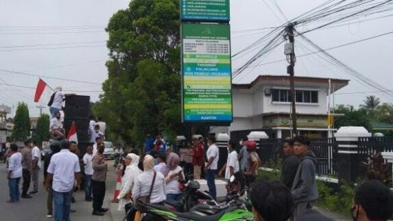 AMPK Demo Minta Kajari Deli Serdang Usut Dugaan Korupsi Dana Desa